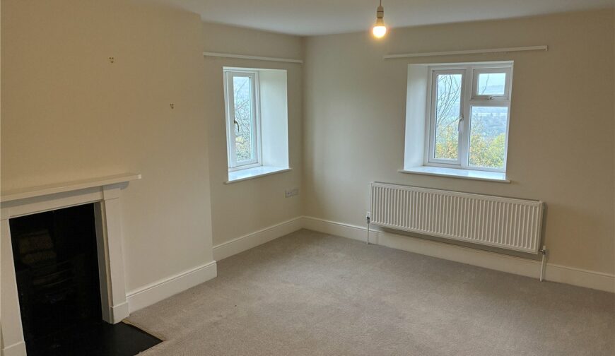 Cui Farmhouse, Talybont-on-Usk - Picture No. 02