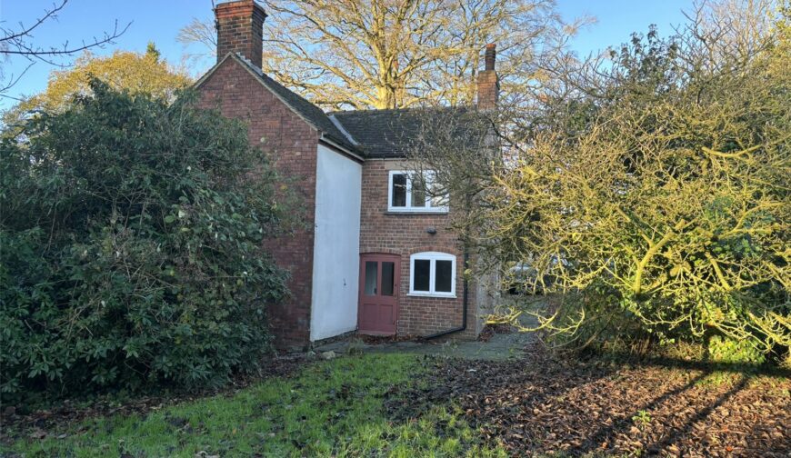 Brosters Cottage, Sugnall - Picture No. 07