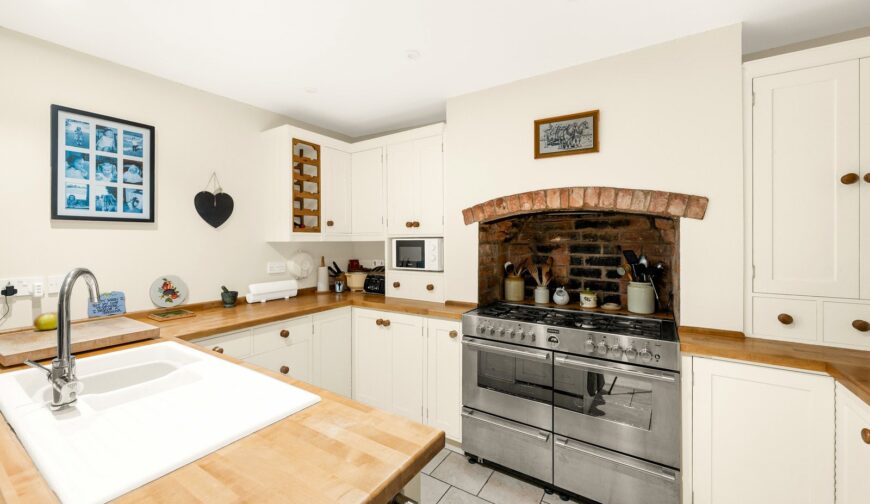 Springfield House, Ashford Carbonel - Picture No. 9