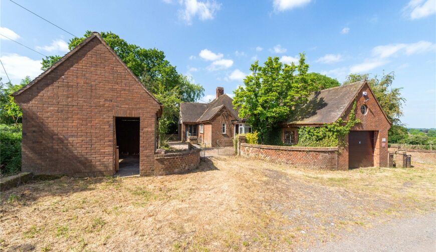 Windmill Farm Bungalow, Sutton Common - Picture No. 03