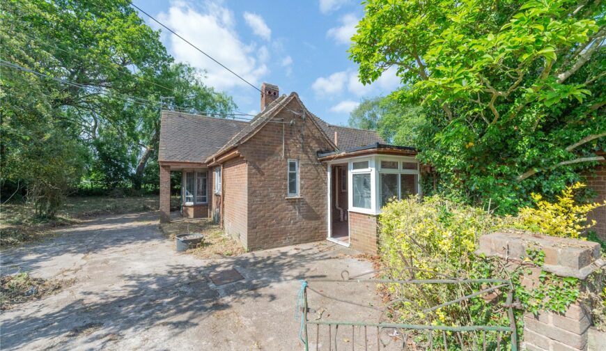 Windmill Farm Bungalow, Sutton Common - Picture No. 06