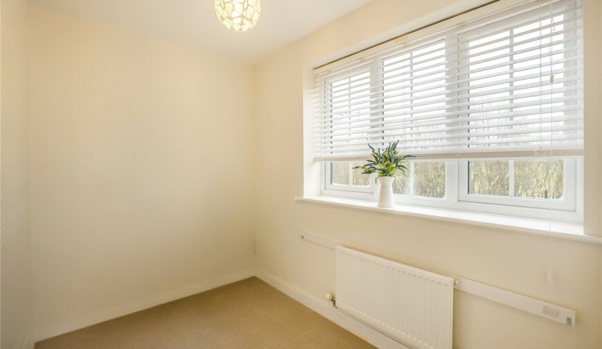 23 Wrekin Dove Close - 6