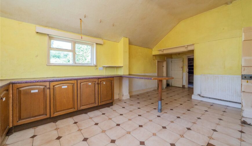 Ty Gwyn, Coed-y-Dinas - 12