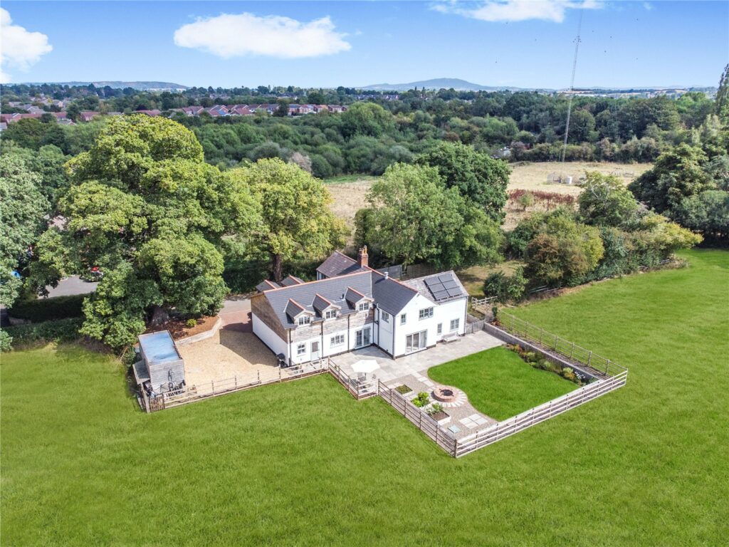 Oxley Cottage Porthill, Nobold Lane - Setting