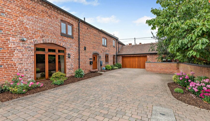 The Barley House, Red House Farm, Longdon-upon-Tern - The Barley House