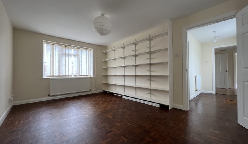 1 Spencer Drive - Picture No. 11