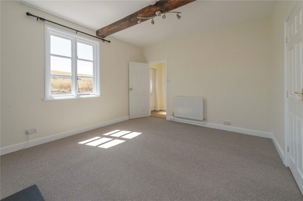 2 Parton Wood, Winnington - Picture No. 05