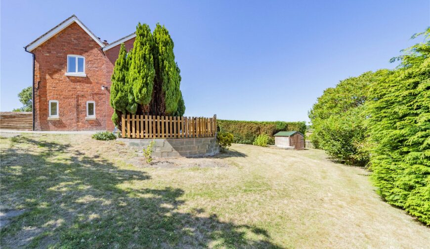 2 Parton Wood, Winnington - Picture No. 22