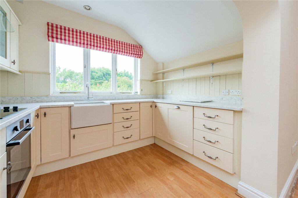 37 Gravel Hill - Picture No. 71