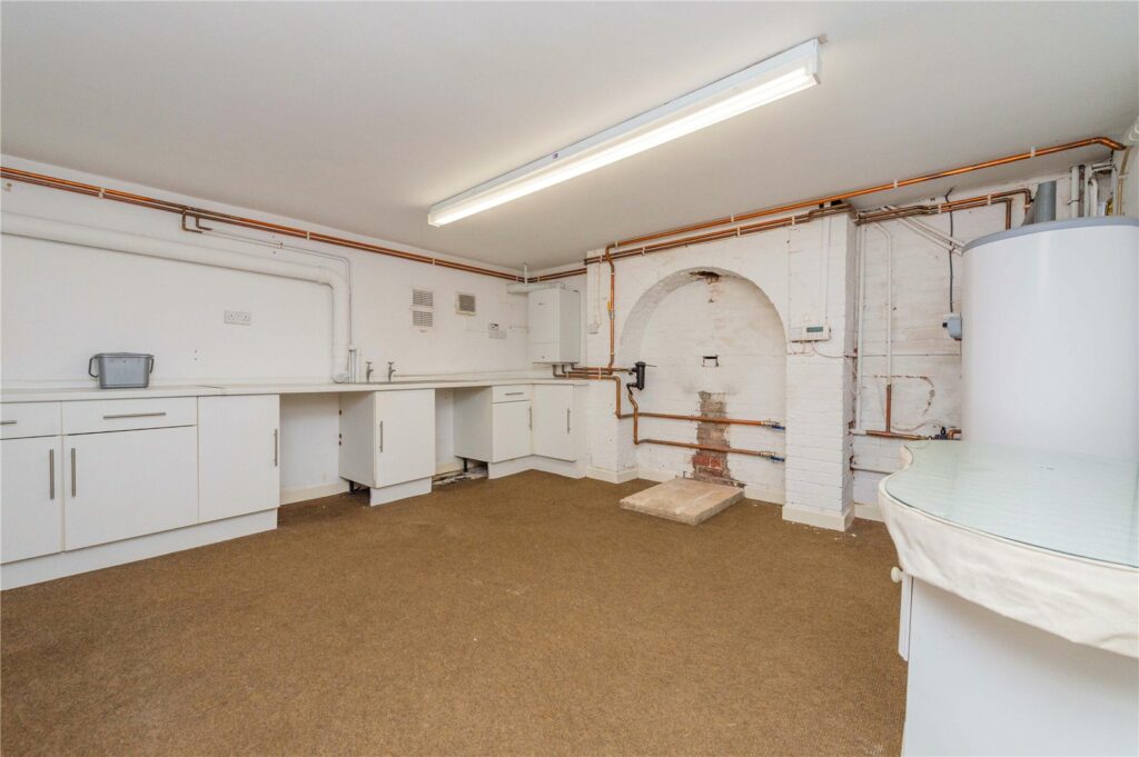 37 Gravel Hill - Picture No. 91