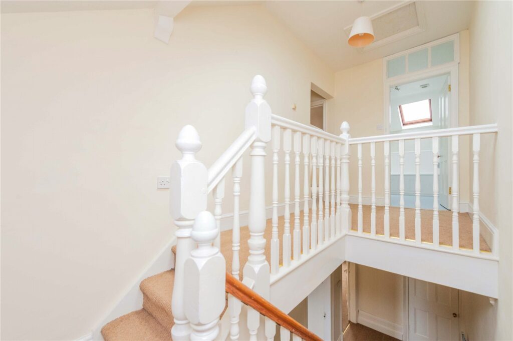 37 Gravel Hill - Picture No. 92