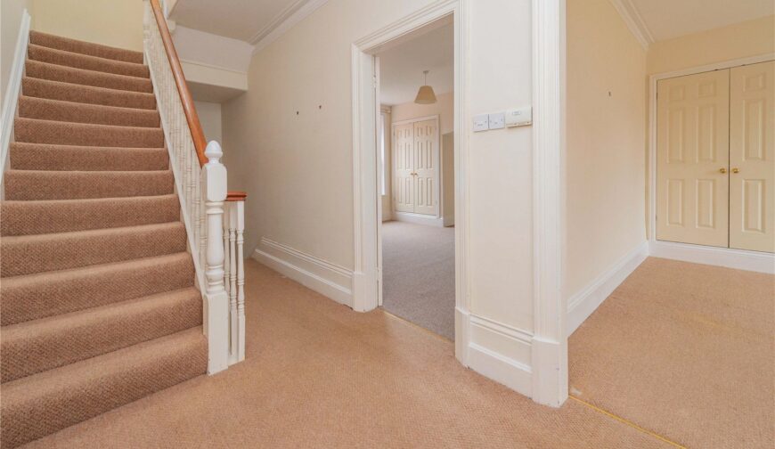 37 Gravel Hill - Picture No. 96