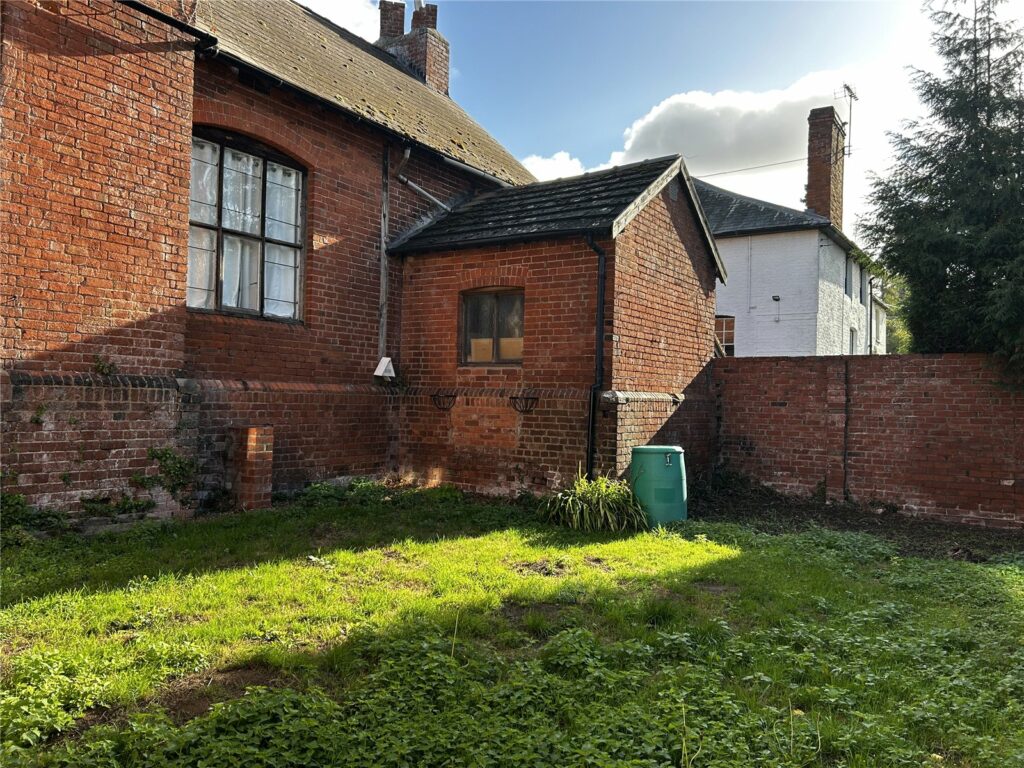 2 The Old School House, Yazor - Picture No. 13