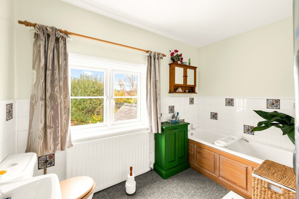 Springfield House, Ashford Carbonel - Picture No. 16