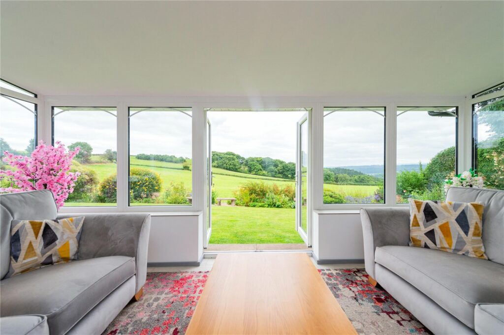 Hergest View, Stonewall Hill - Picture No. 25