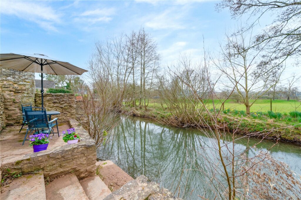 York House, Corve Street - Picture No. 04