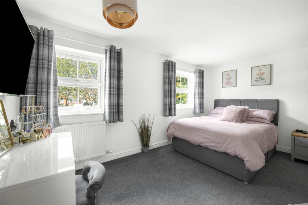 12 Blashfield Road - Picture No. 10