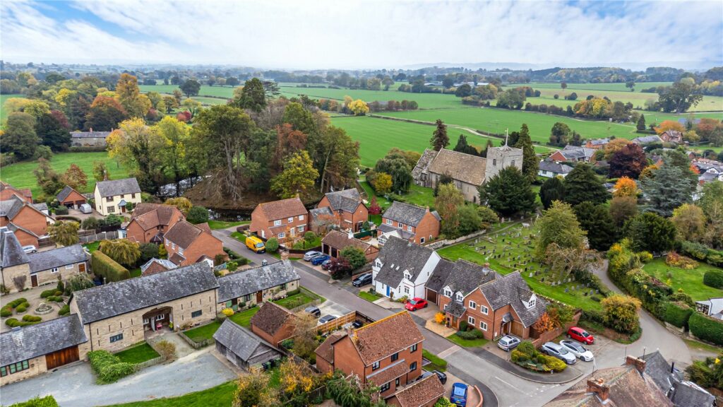 Motte Cottage, St. Marys Walk - Picture No. 04