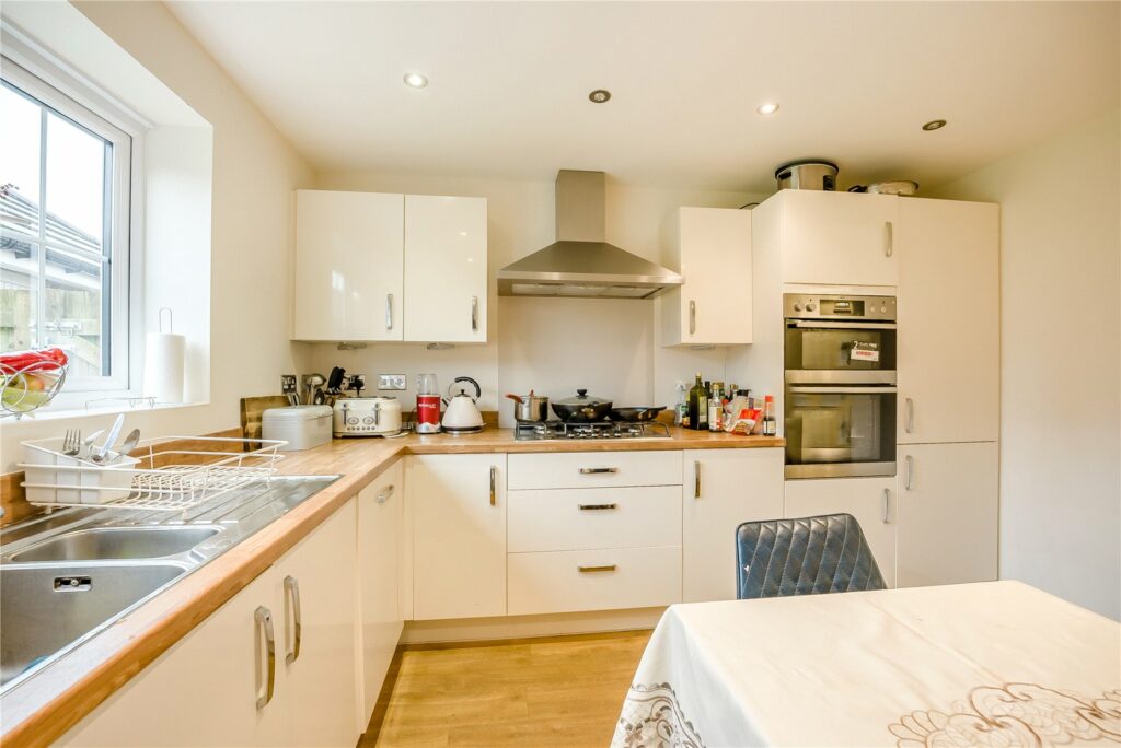 23 Wrekin Dove Close - 7