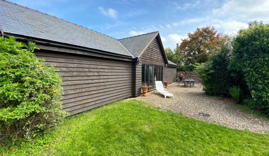 The Laurels, Church Road - 4