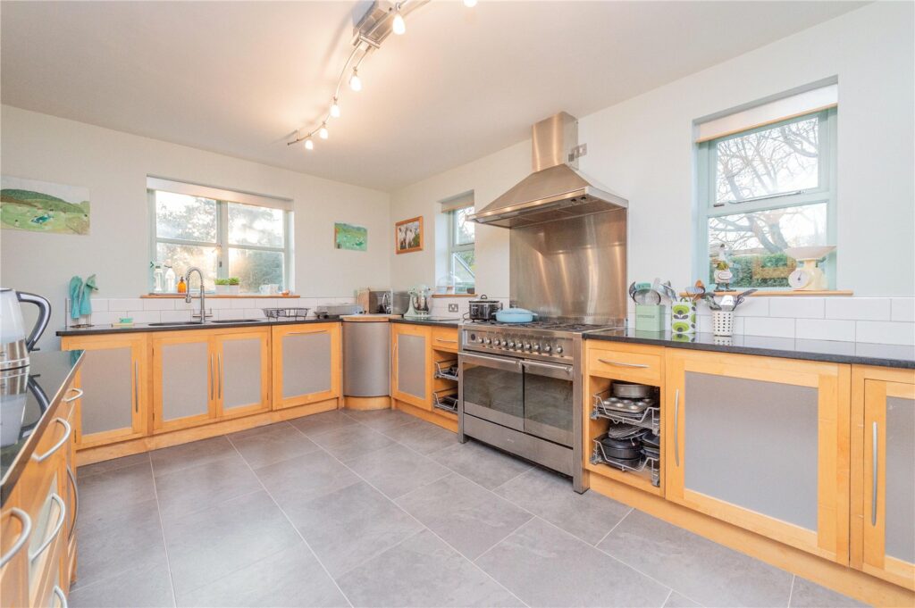 Dorrington House, Dorrington - Kitchen