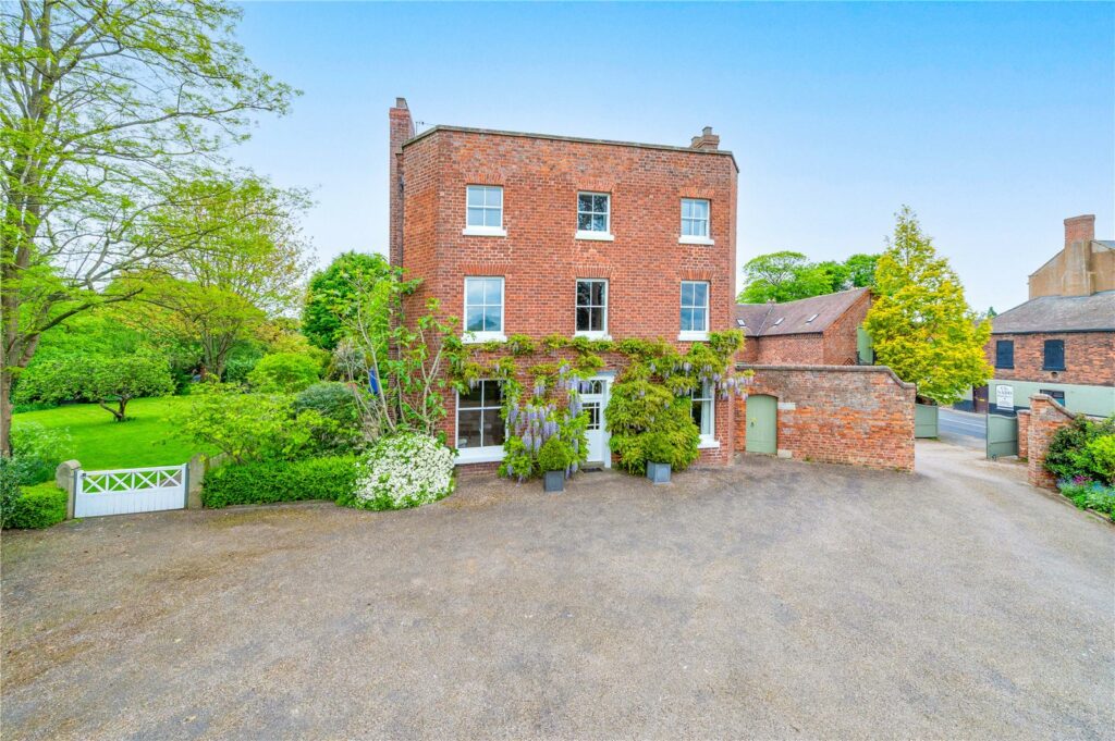 Dorrington House, Dorrington - Front Facade