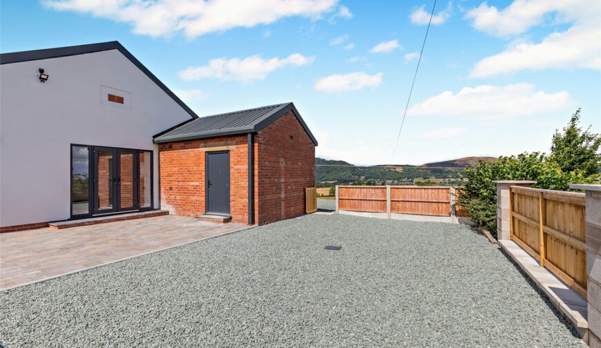 Pippin Barn, Trefnant - Parking
