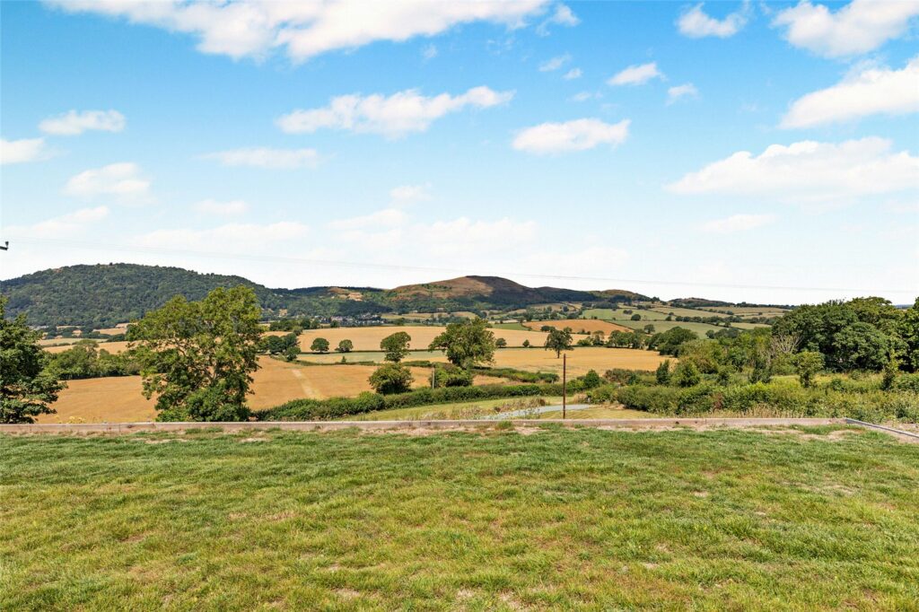 Pippin Barn, Trefnant - Setting