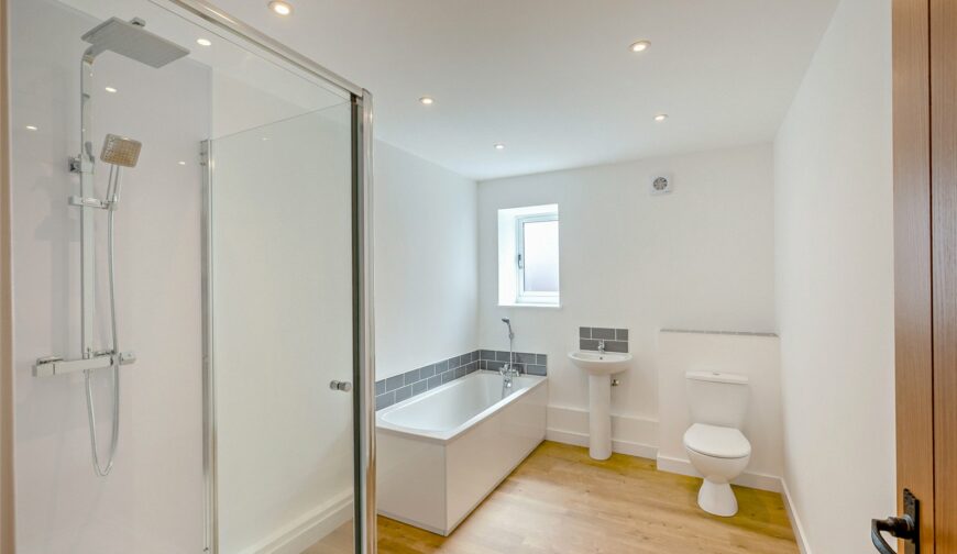 Pippin Barn, Trefnant - Bathroom