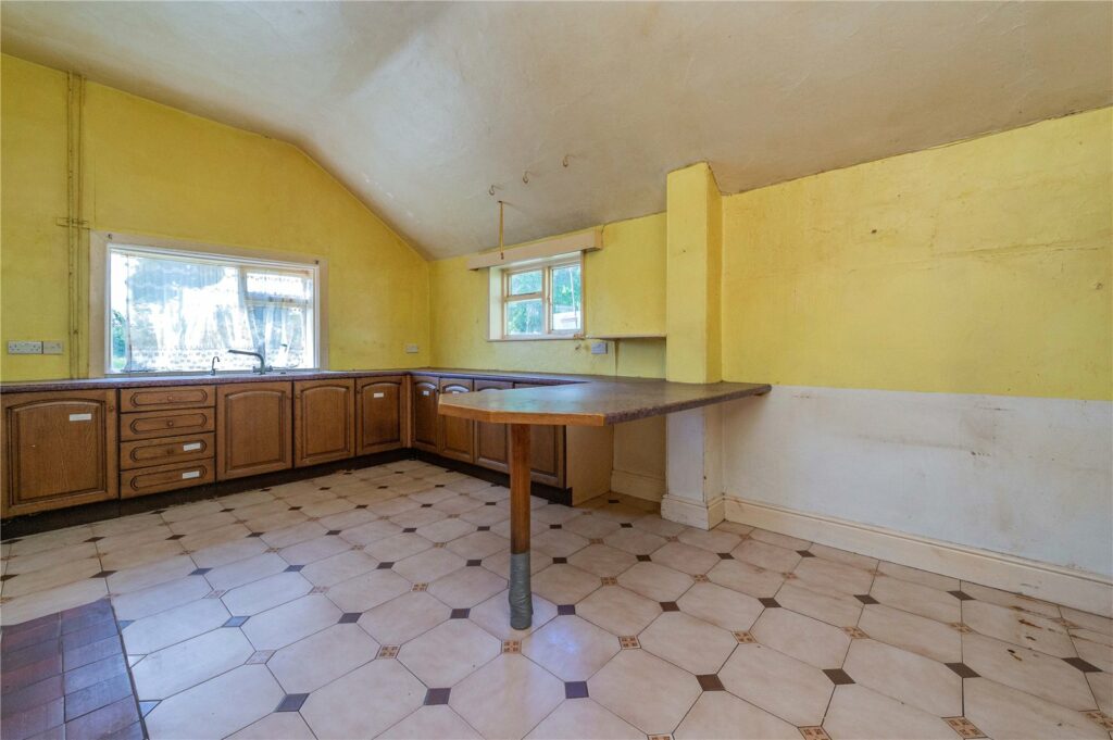 Ty Gwyn, Coed-y-Dinas - 13