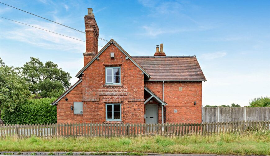 Squirrel Cottage, Shrewsbury Road - 1