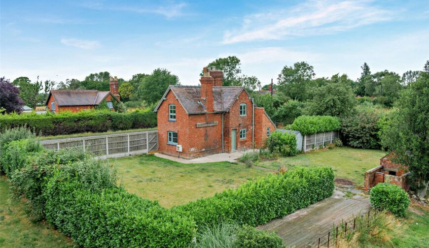 Squirrel Cottage, Shrewsbury Road - 15