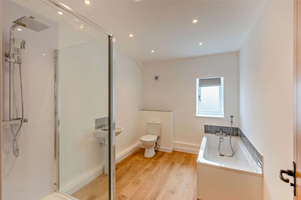 Eden Barn, Trefnant - Bathroom