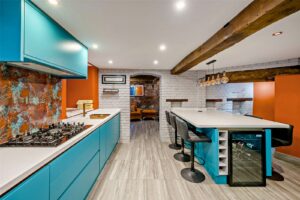 Town centre, centuries intertwined for artistic attitude