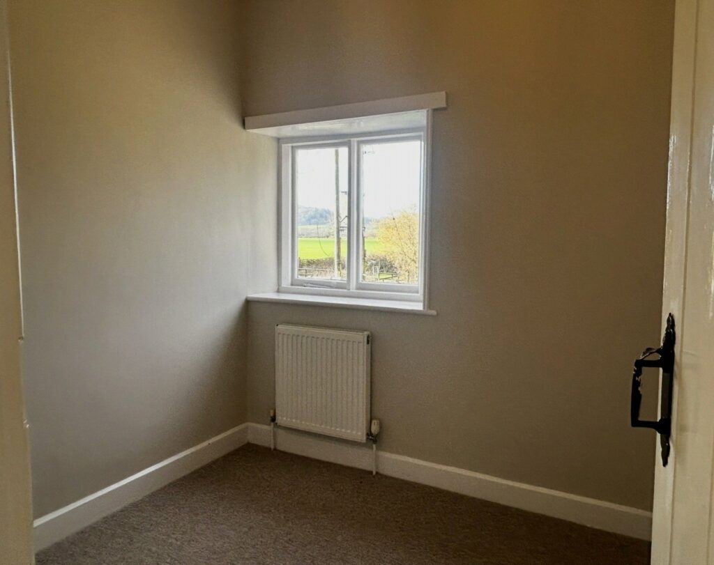 4 Walford - Picture No. 17