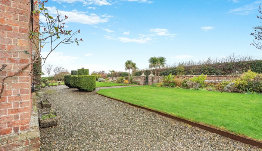 Golding Hall - Picture No. 26