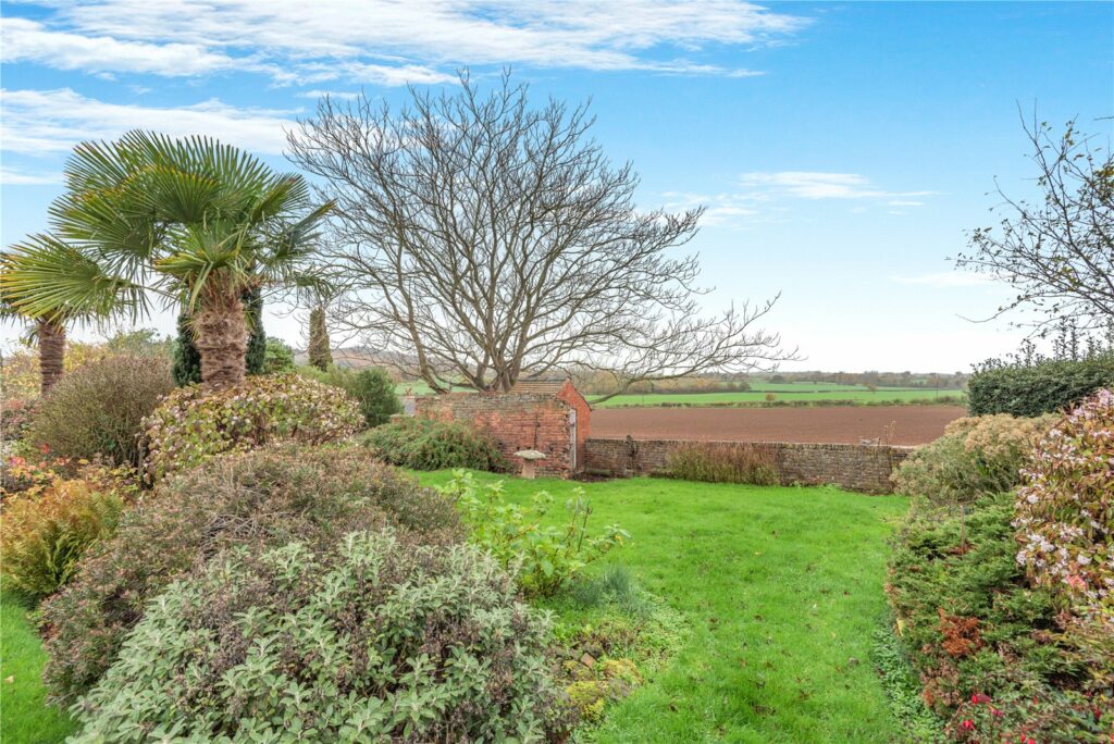 Golding Hall - Picture No. 28