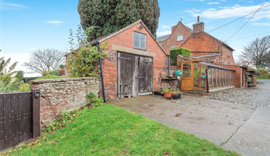 Golding Hall - Picture No. 34