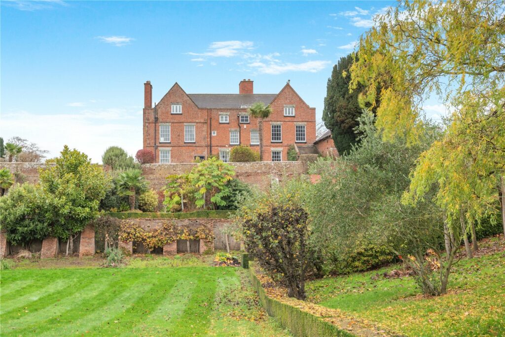 Golding Hall - Picture No. 36