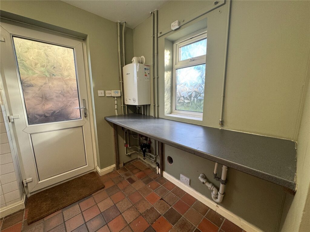 The Vicarage, Wombridge Road - Picture No. 14