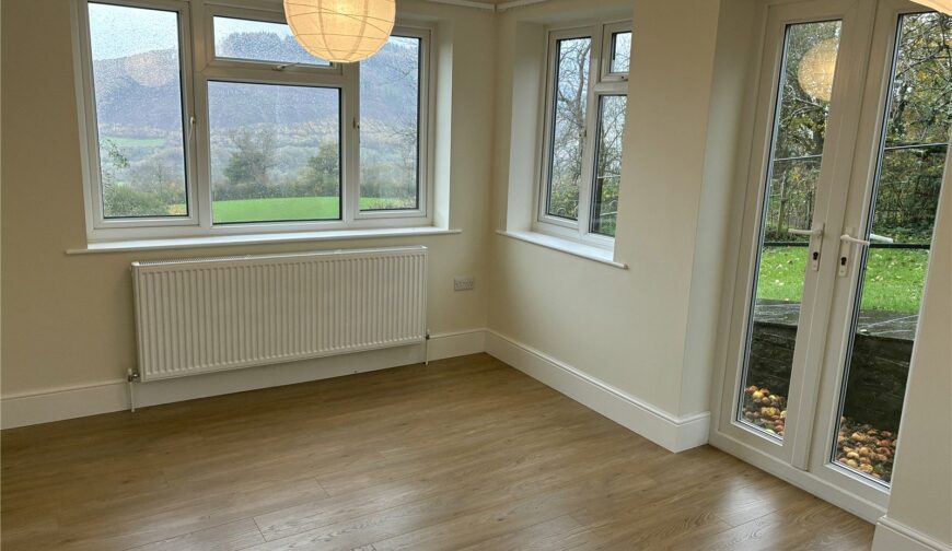 Cui Farmhouse, Talybont-on-Usk - Picture No. 05