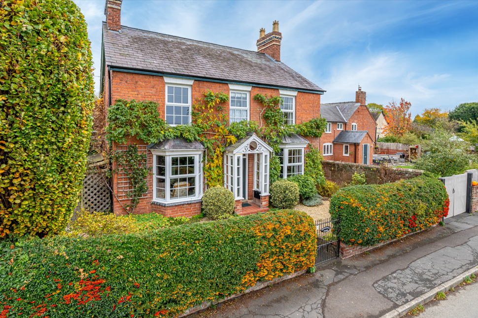 Village delight – 4 bed near Ludlow