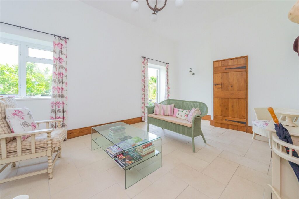 Holly Lodge, Hopton Bank - Picture No. 16