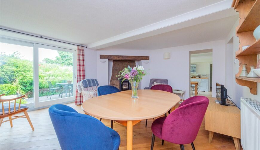 Holly Lodge, Hopton Bank - Picture No. 12