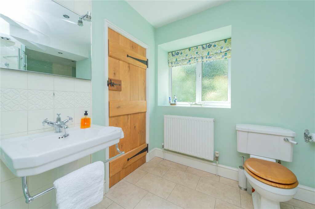 Holly Lodge, Hopton Bank - Picture No. 22