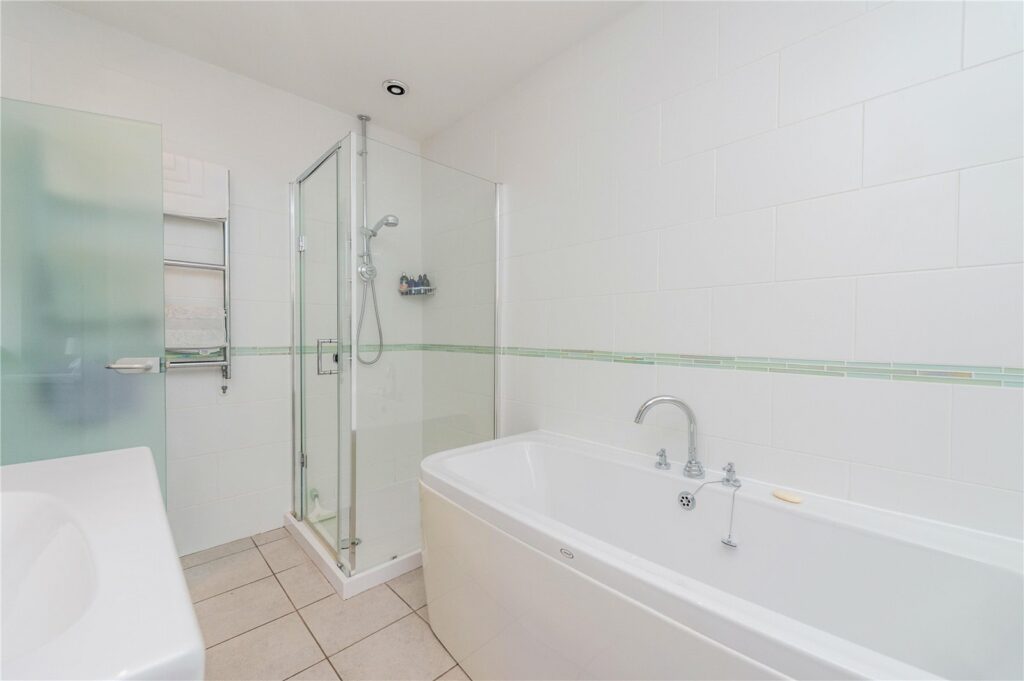 Holly Lodge, Hopton Bank - Picture No. 19