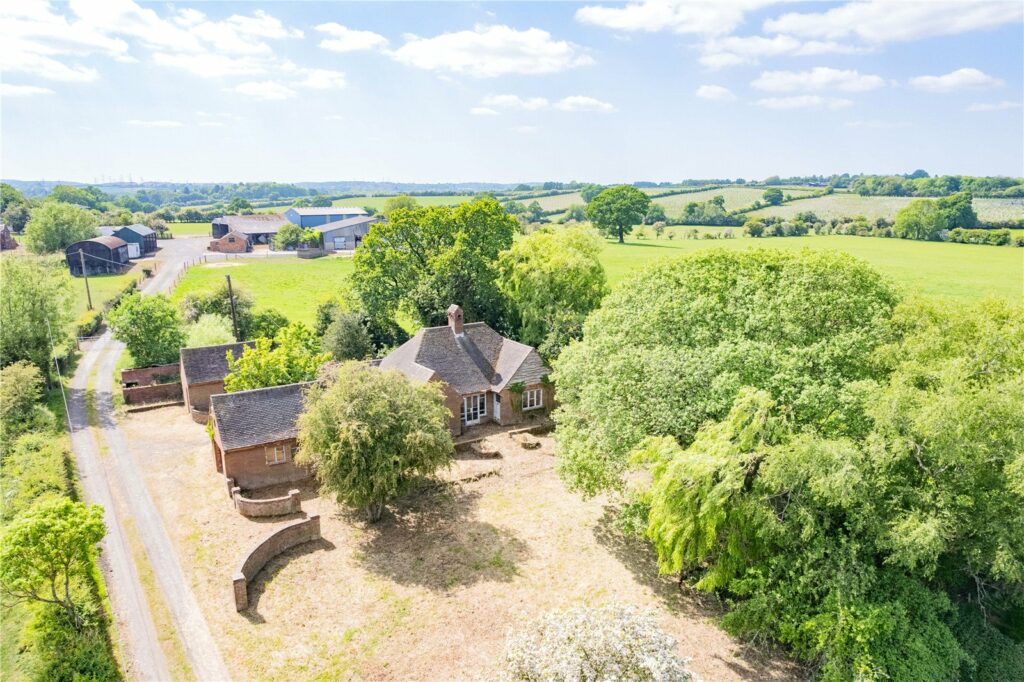 Windmill Farm Bungalow, Sutton Common - Picture No. 01