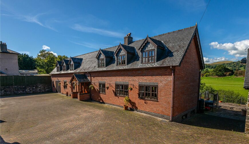 Glanrhyd, Llanidloes Road - Picture No. 02