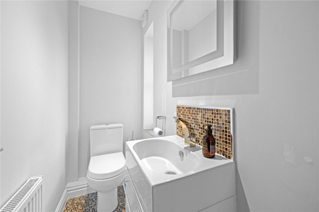 3 Manor Orchard - Picture No. 13