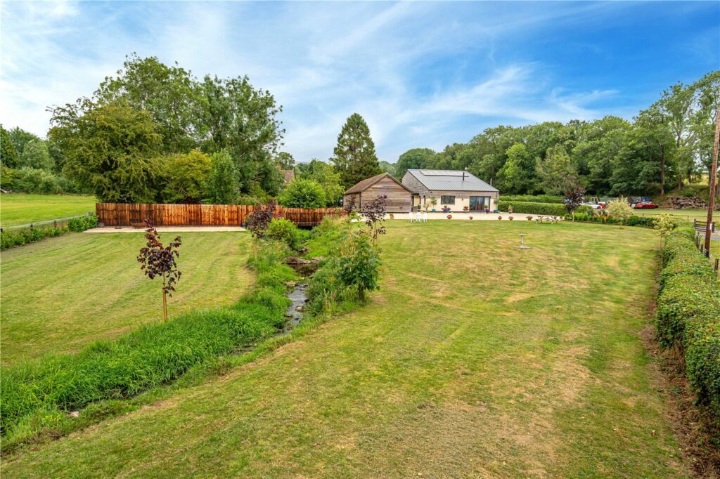 Mill Farm Barns, Bitterley - Picture No. 04